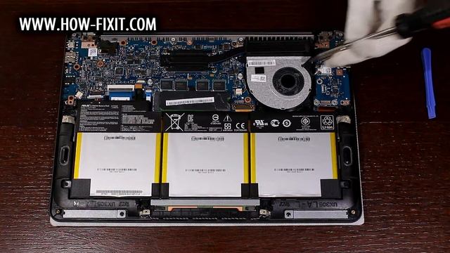 How to Wi-Fi card replacement on Asus ZenBook UX305 laptop смотреть онлайн