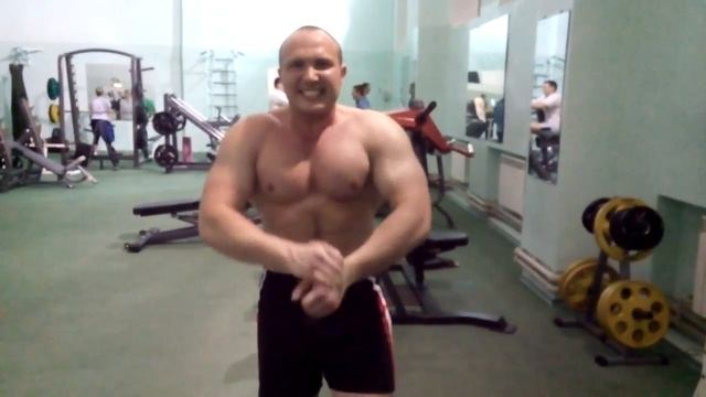 Губорев Алексей - Самая мускулистая поза от жирной тушки смотреть онлайн