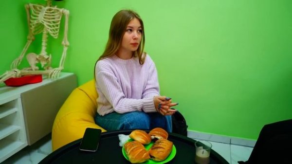 24 ЧАСА В Элитной ШКОЛЕ!