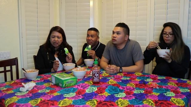 EXTREME Spicy Ramen Challenge - FAMILY EDITION!!! смотреть онлайн