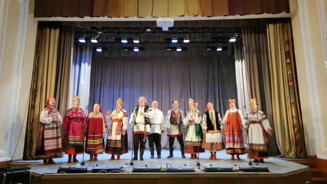 «По улице Новенькой»- Народный коллектив фольклорный ансамбль "Русская песня" смотреть онлайн