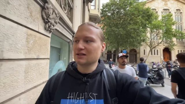 ПОПАЛ НА ЧЕМПИОНСКИЙ ПАРАД БАРСЕЛОНЫ смотреть онлайн