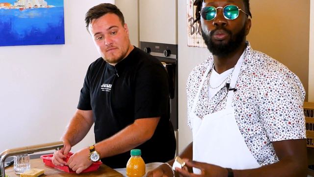 COMMENT CUISINER UN POULET YASSA EN BEATBOX ? AVEC ALLEN AKINO смотреть онлайн