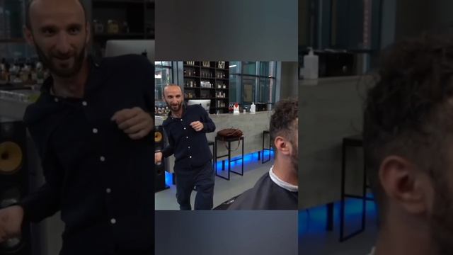 Омар стилист | Омар в Большом городе #shorts смотреть онлайн