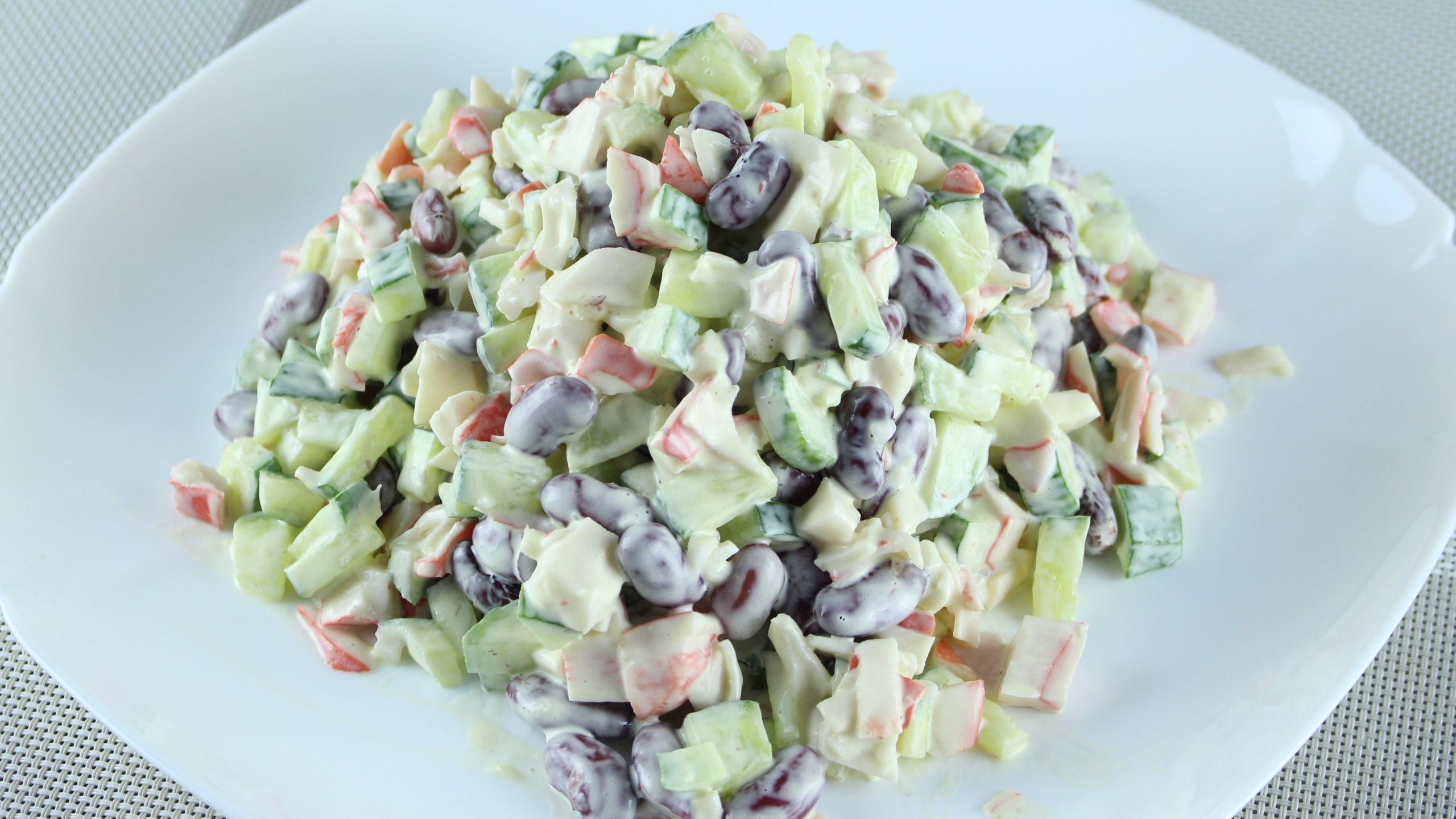 Простой и вкусный САЛАТ из ТРЕХ основных ИНГРЕДИЕНТОВ на скорую руку. смотреть онлайн