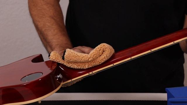 The Cloth to Use Every Time you Play Guitar to Clean, Maintain & Preserve your Body, Neck & Strings смотреть онлайн
