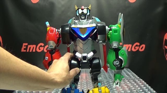Voltron Legendary Defender VOLTRON: EmGo's Voltron Reviews N' Stuff