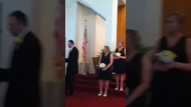 Lynn & Andrew Ledbetter singing at Mike and Abby's Wedding. June 29, 2013. смотреть онлайн