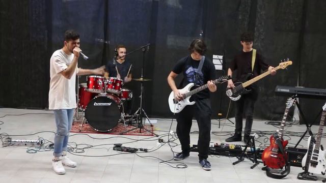 Arctic Monkeys - R U Mine? - Band Cover Live 2019 смотреть онлайн