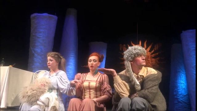 В шапки и шубы одел режиссер актеров Драмтеатра Комсомольска в спектакле «Тартюф» смотреть онлайн