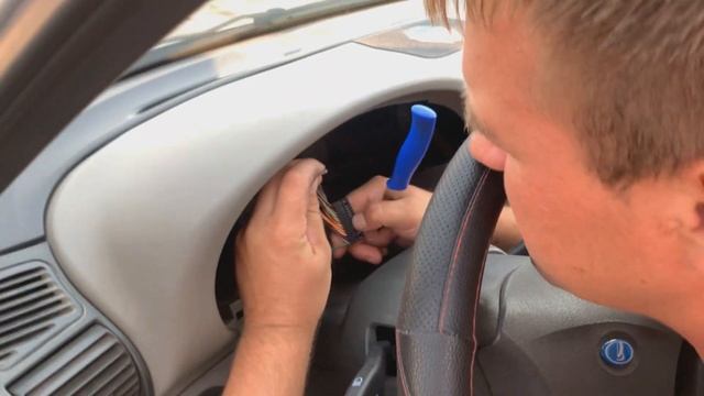 Не горит либо моргает подсветка щитка приборов Калина смотреть онлайн