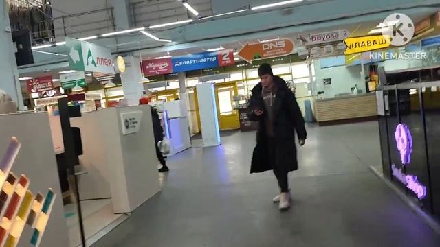 1525. В магазинах все́ есть.Моя песня "Апрель" смотреть онлайн