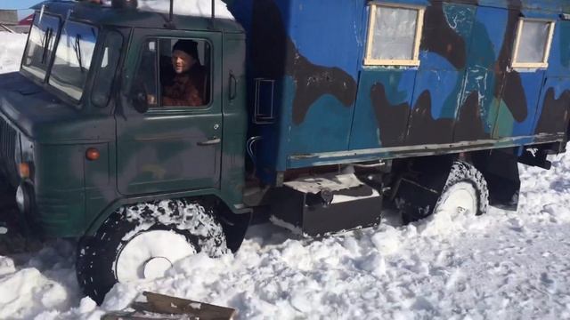 Териберка. ГАЗ 66 покоряет снежную целину. смотреть онлайн