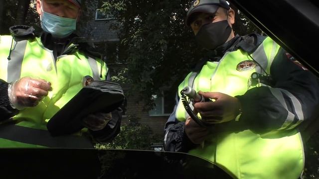 Начальник охраны на тонированном Жипе попал на лютых гаишников / Новый штраф за лобовое 2021 смотреть онлайн