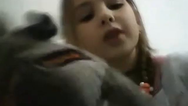 Как мы рисуем с басиком . Он учится рисовать 1 раз!!!!! смотреть онлайн