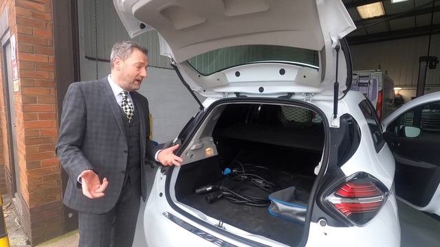 ProGreen - Renault Zoe Van ZE - Range, Payload & Power! ⚡ смотреть онлайн