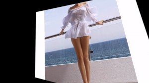 Красивые Девушки в белых прозрачных платьях