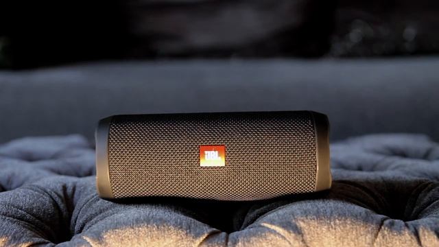 JBL FLip 4 Bluetooth Speaker - Review, Unboxing, and SoundTest смотреть онлайн