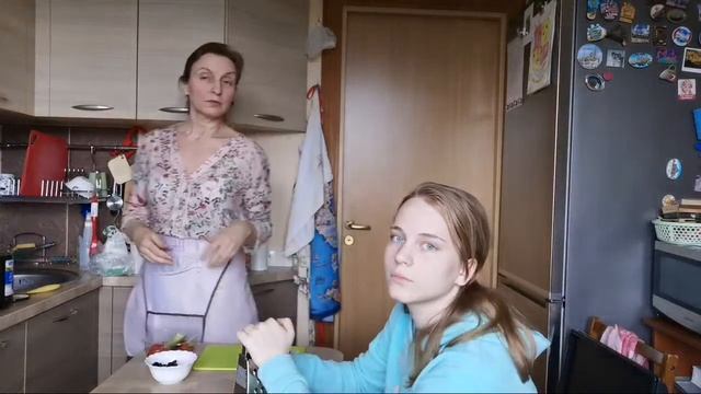 Готовим пиццу Чемпион. Кухонные Посиделки #3 смотреть онлайн