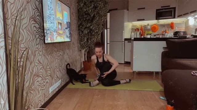 Растяжка от 28.12.2020. Бицепс бедра, внутренняя поверхность бёдер, немного спина. Провожаем 2020. [