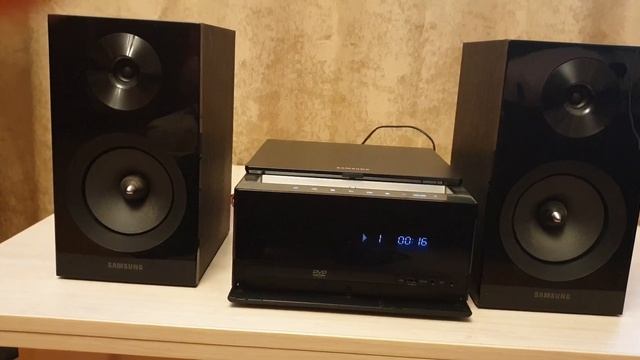 загрузка CD в Samsung MM E430D смотреть онлайн