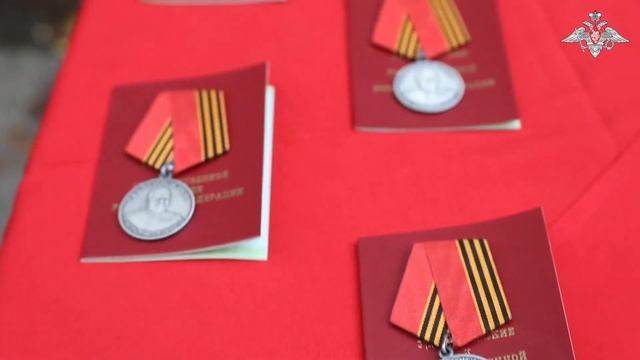 Награждение военнослужащих бригады МТО смотреть онлайн