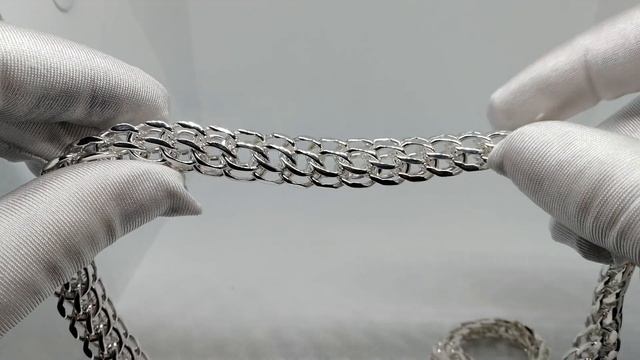 Серебряная цепочка итальянка вес 130 грамм замок коробка. Ширина 1,5 см Длина 55 см смотреть онлайн