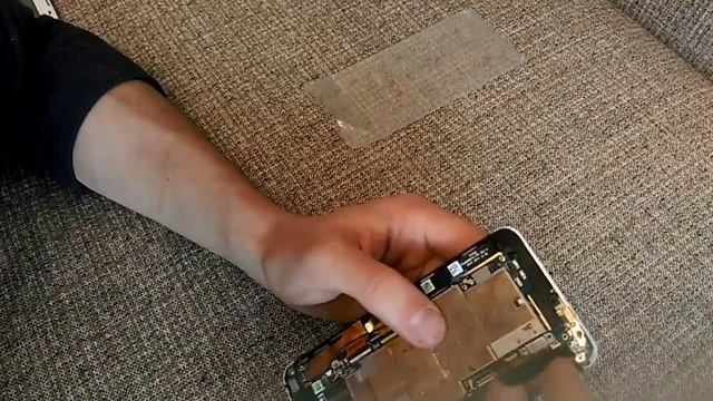 HTC One M7 разборка, не работает, посылка №126. часть 2. смотреть онлайн