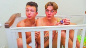 ДЕРЗКИЕ НЯНИ НАПАЛИ НА МАЛЯВОК С ВРАЧОМ!!