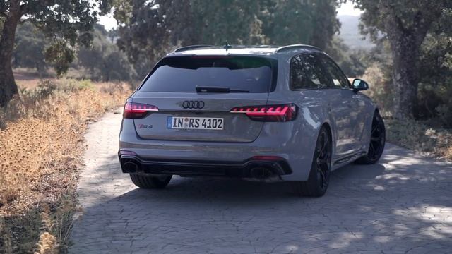 Audi RS 4 Avant with competition plus package Design Preview смотреть онлайн