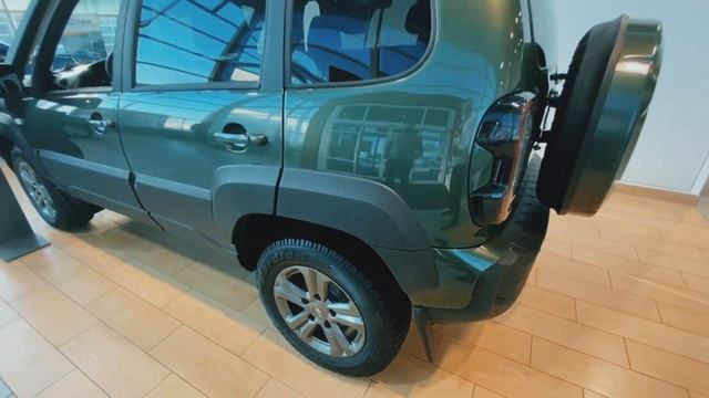 LADA NIVA TRAVEL. ЛАДА-ЦЕНТР официальный дилер LADA №1 в СПБ!