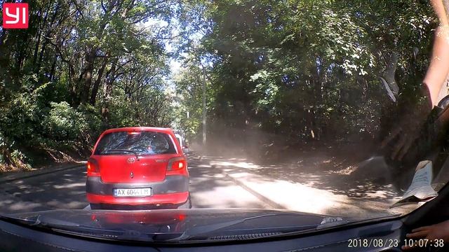 АН1923КС езда по тротуару смотреть онлайн