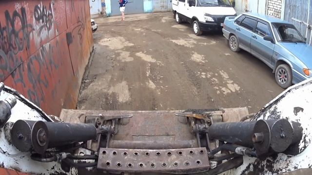 Bobcat S250 Работа с асфальтной крошкой смотреть онлайн