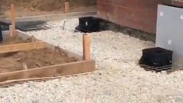 Заливка отмостки со стеклопластиковой сеткой ? смотреть онлайн