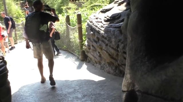 Мы побывали в Парижском Диснейленде (2018). Земля Приключений: американские горки и другое смотреть онлайн