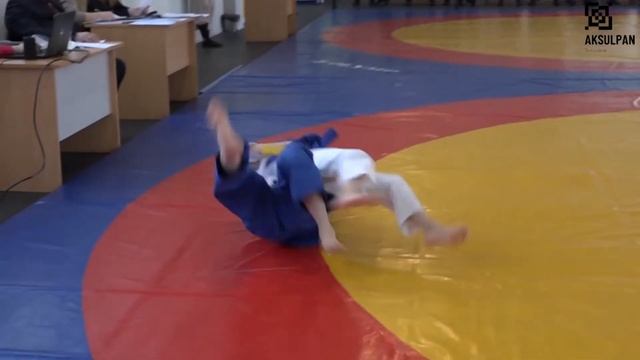 Вышел бороться в маске и победил смотреть онлайн