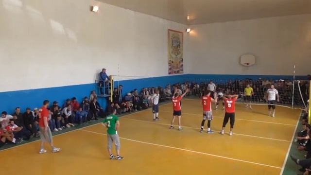 Турнир по волейболу в честь ветеранов волейбола с. Кахабросо. Колоб - Ашильта 2:1 смотреть онлайн