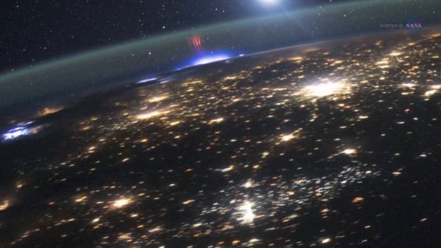 Как выглядят молнии и джеты из космоса? смотреть онлайн