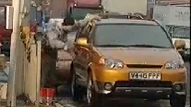 Не надо мыть окна новенькой иномарке! смотреть онлайн