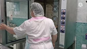 История о том, как готовят рыбные котлеты в детском саду