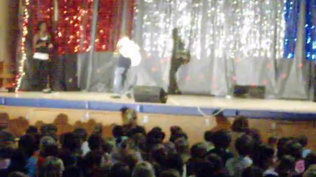 Ian Roberts at Talent Show смотреть онлайн