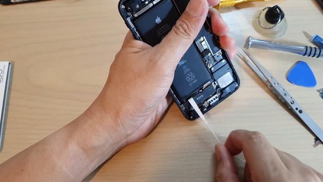 iPhone 7: How to Change/Replace a Faulty Battery In 2023 смотреть онлайн