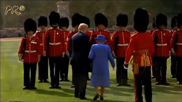Monty Python vs Elizabeth II смотреть онлайн