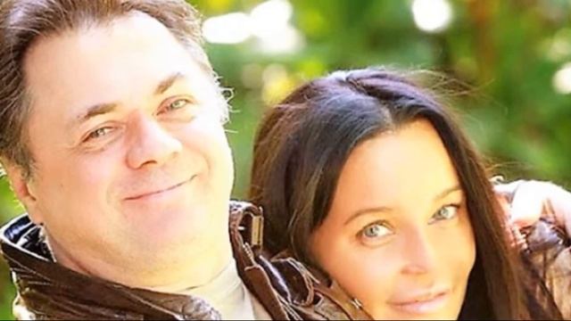 МЛАДШЕ НА 13 ЛЕТ! Андрей Леонов Впервые показал красавицу жену смотреть онлайн