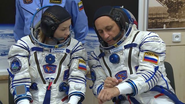 Первая "примерка" «Союз МС-19» съёмочной группой проекта «Вызов» смотреть онлайн