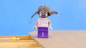 ЗАПУСТИЛ ФАНТОМ ИЗ КАРТОНА В НЕБО! КАК СДЕЛАТЬ САМОДЕЛЬНЫЙ САМОЛЁТ ДЛЯ НУБА ИЗ МАЙНКРАФТ?