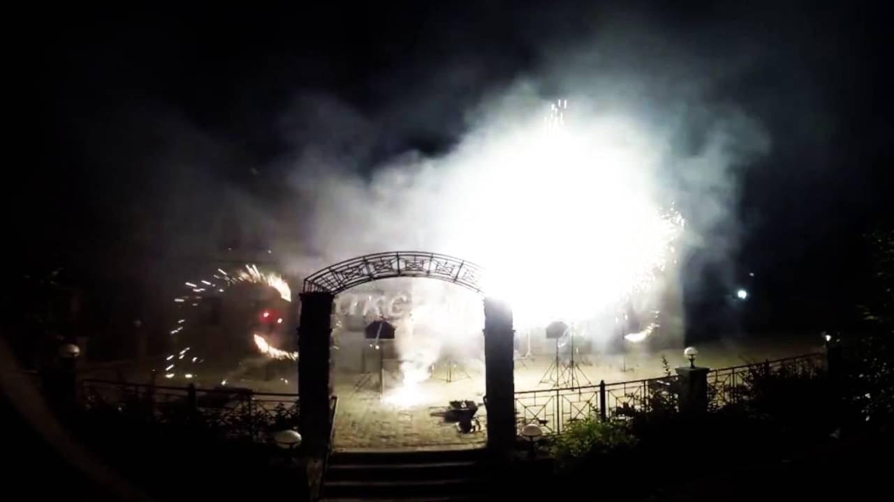 Наземный + парковый фейерверк смотреть онлайн