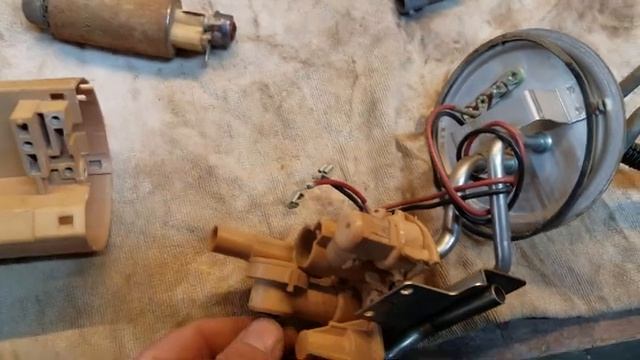 OBS Ford 92-96 F-150, F-250, F-350, Dual Fuel Tank Pump Explained, Fuel return, overflow malfunctio смотреть онлайн