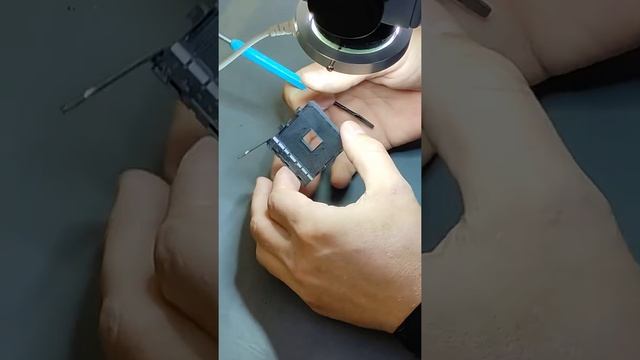 Как снять крышку с сокета AMD AM4 перед пайкой сокета смотреть онлайн