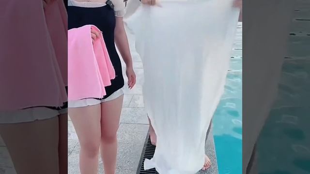 Гаджет для дома Лайфхак из воды новое полотенце из компактной упаковки для бассейна #shorts смотреть онлайн